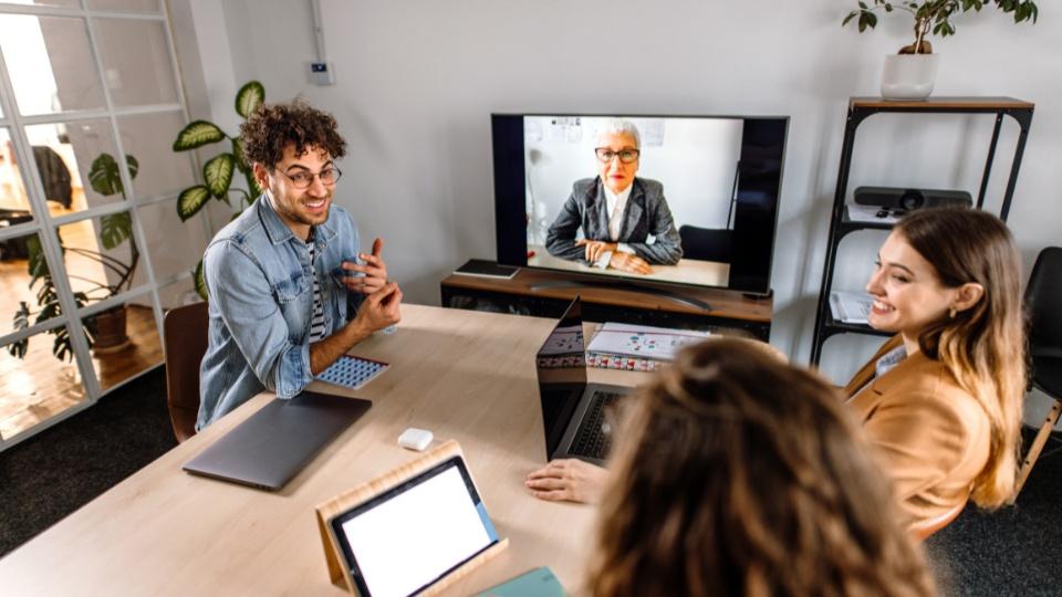 Como adaptar o recrutamento para times híbridos